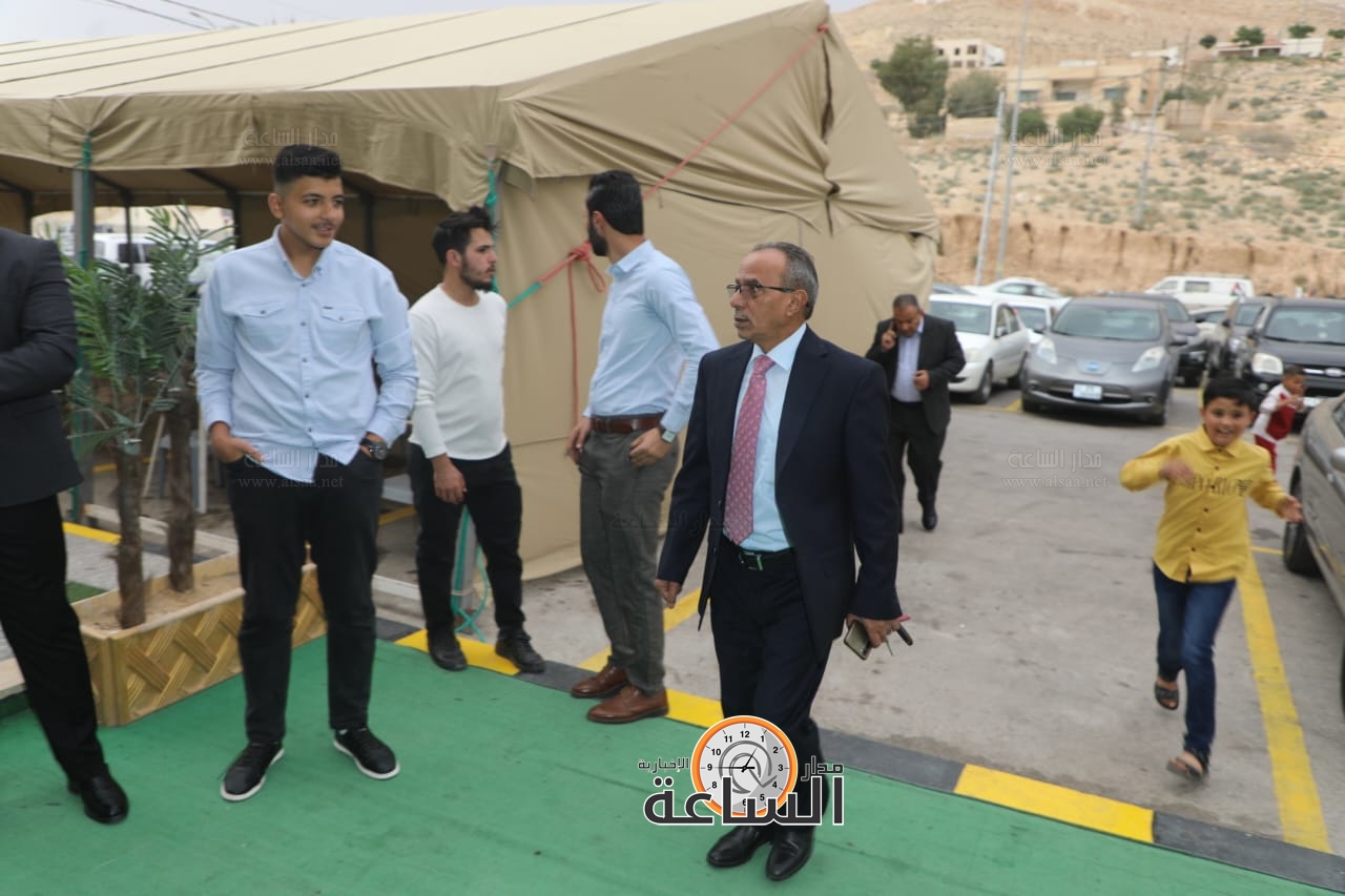 Madar Al-Saa Images 0.42841347864345225