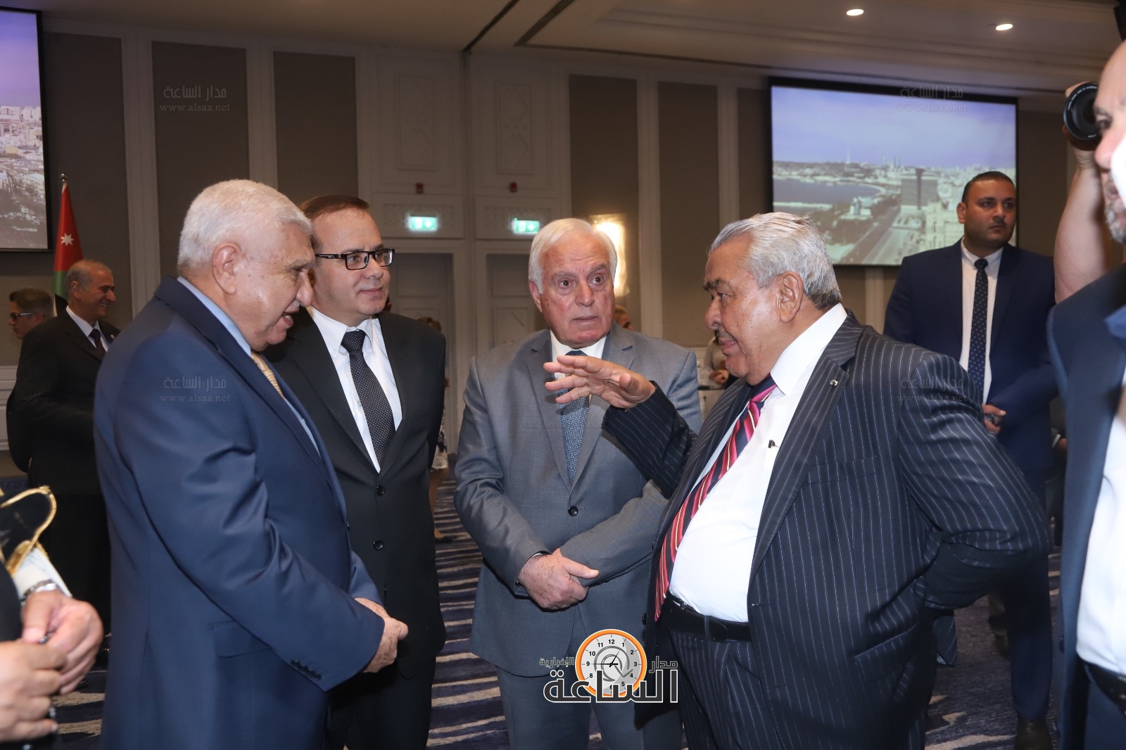 Madar Al-Saa Images 0.041572537755789174