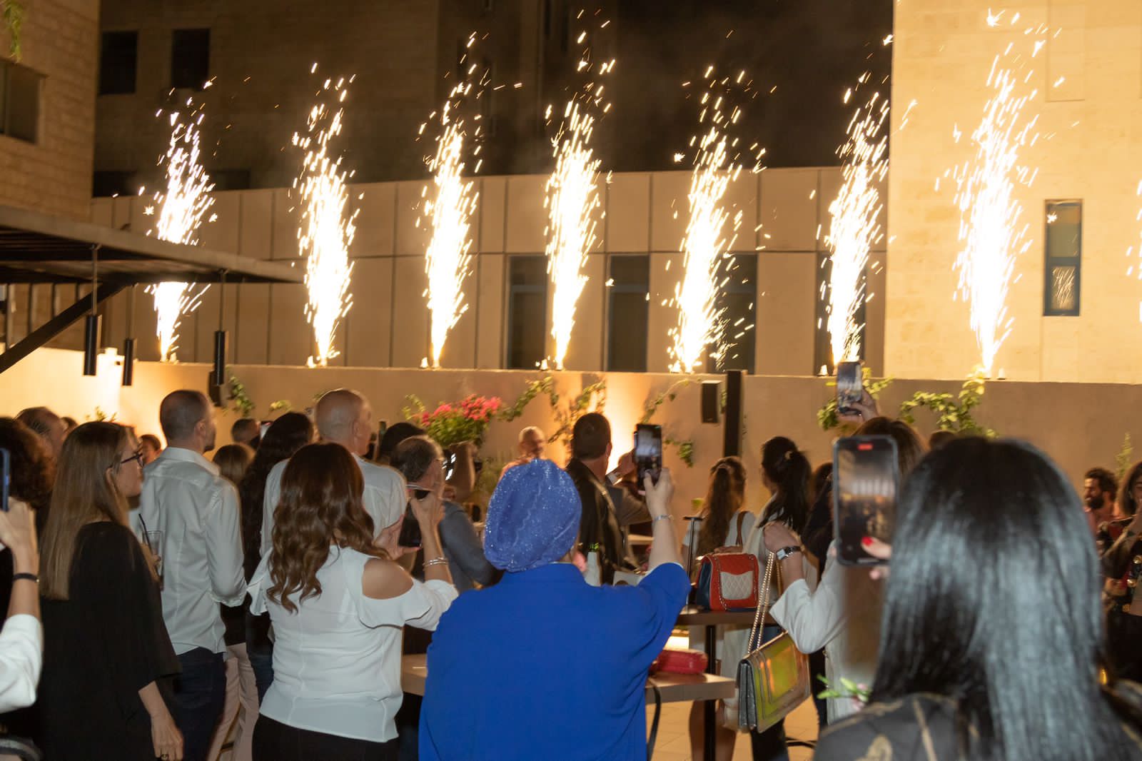 Madar Al-Saa Images 0.35376677492298425