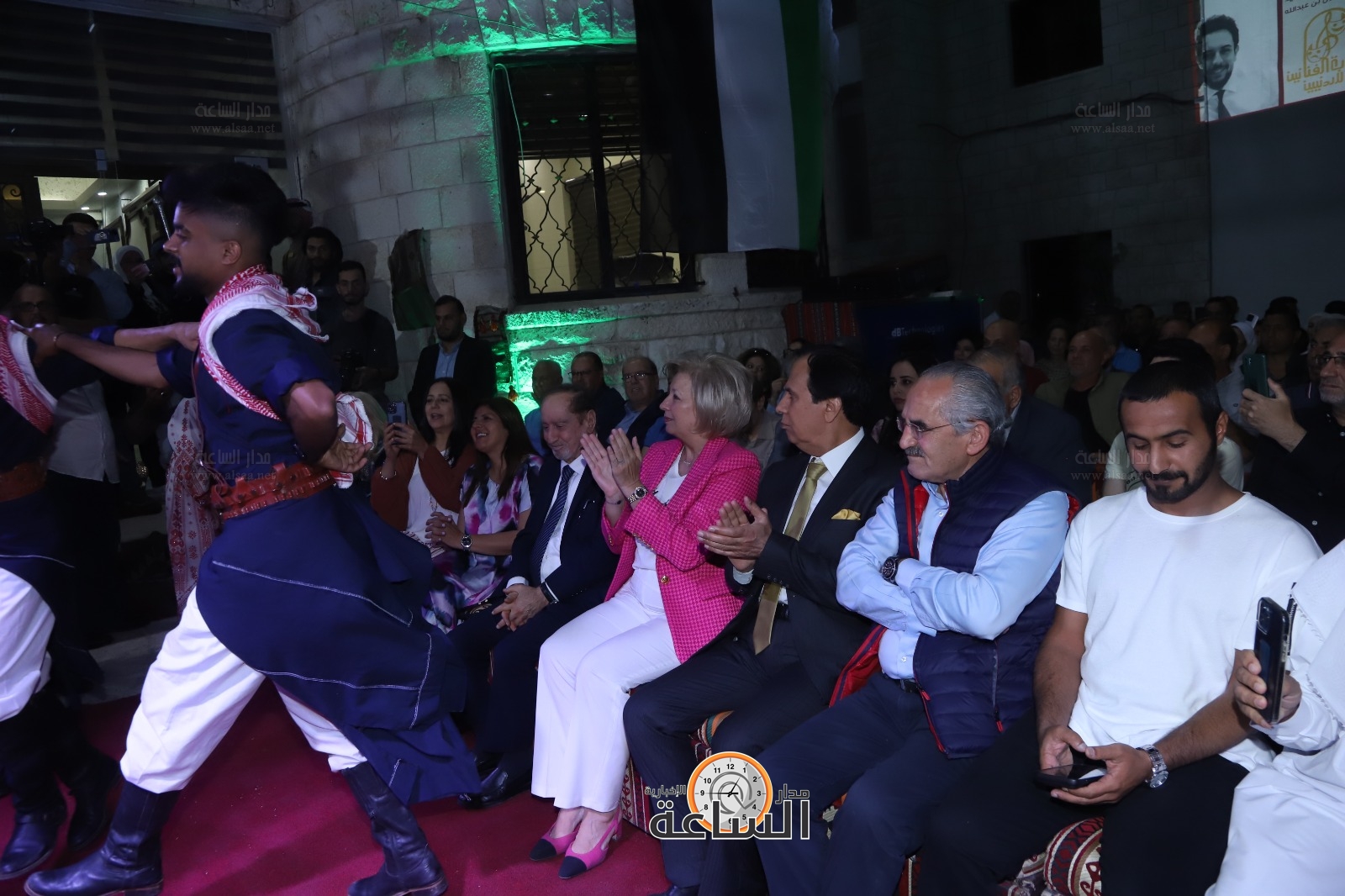 Madar Al-Saa Images 0.3491482472378842