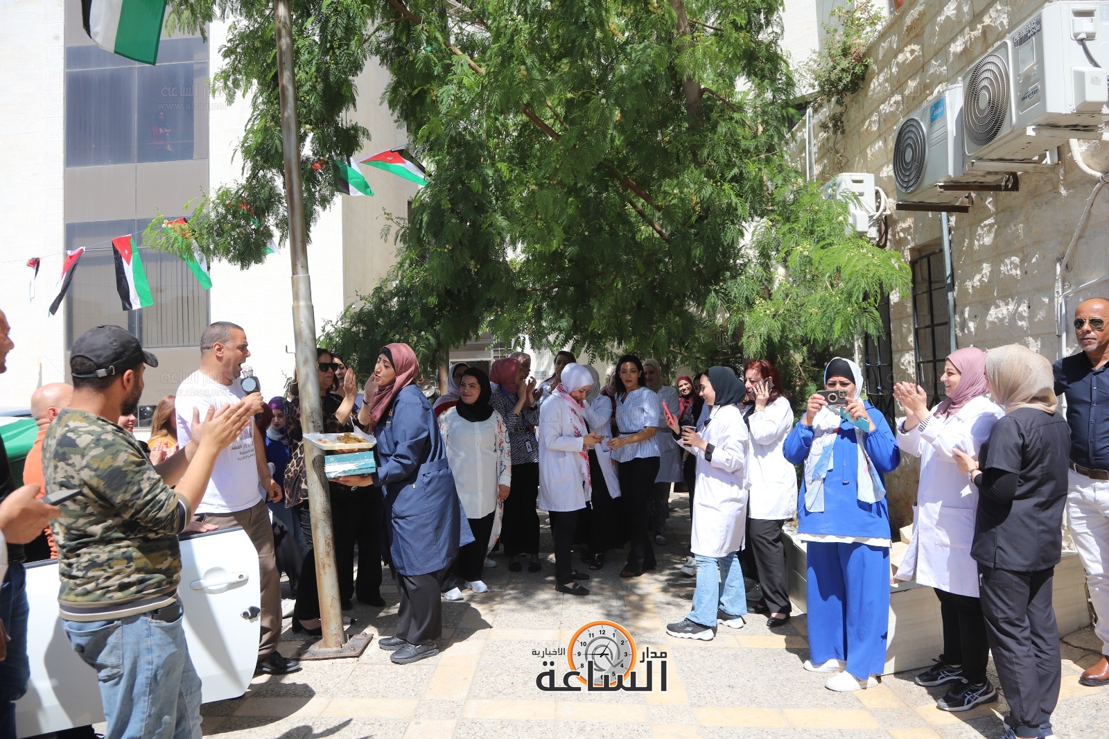 Madar Al-Saa Images 0.24478140269812343