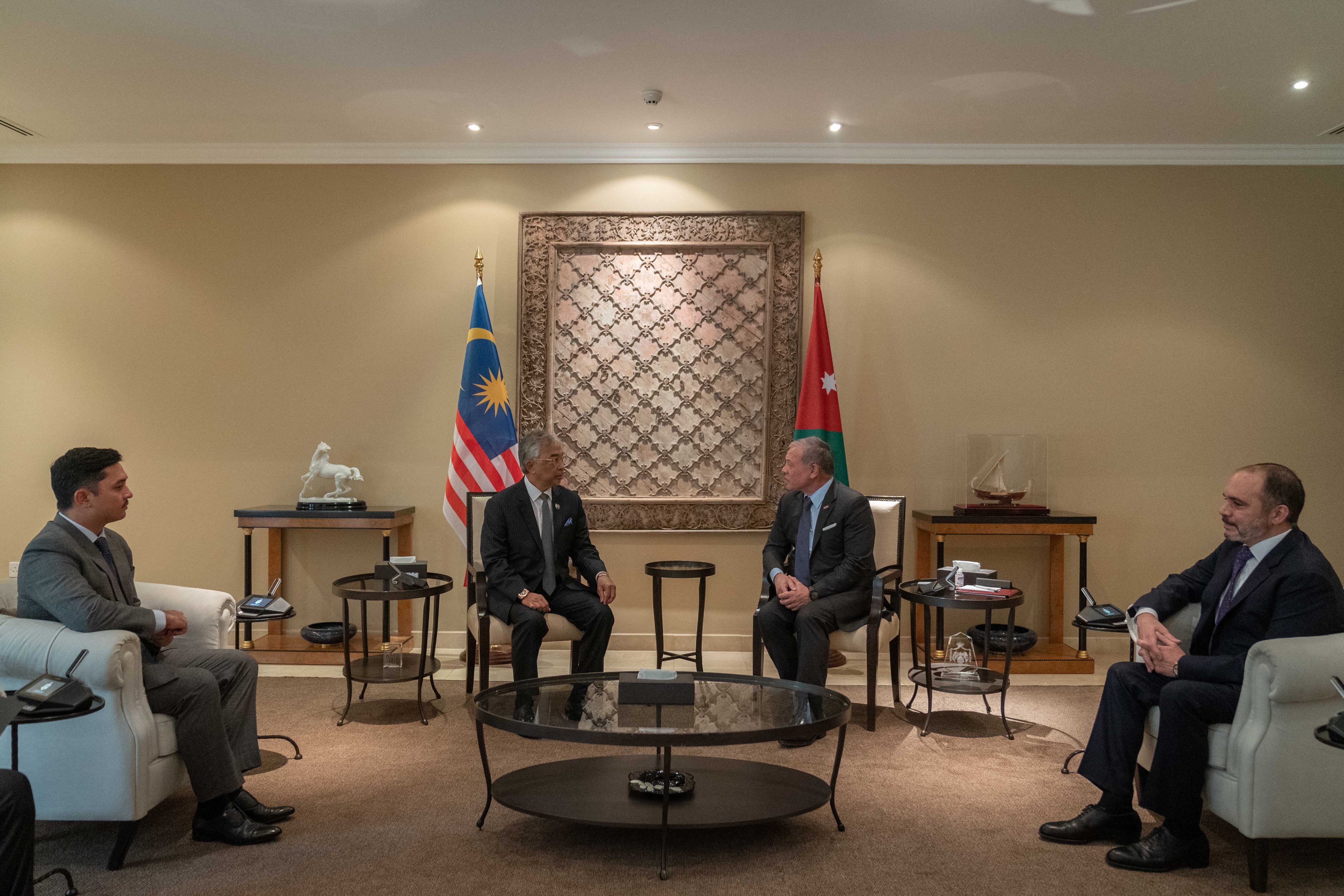 Madar Al-Saa Images 0.7018921685813055