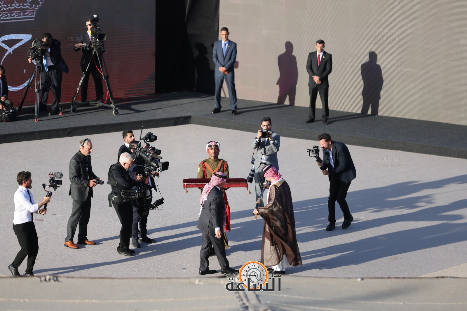 Madar Al-Saa Images 0.013432577806006485