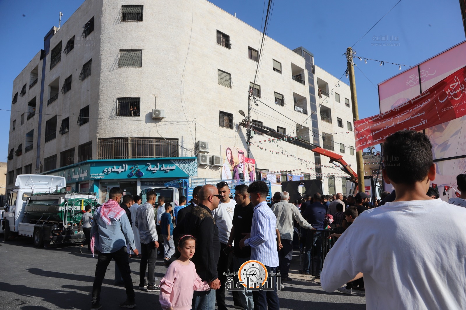 Madar Al-Saa Images 0.46378993671935764