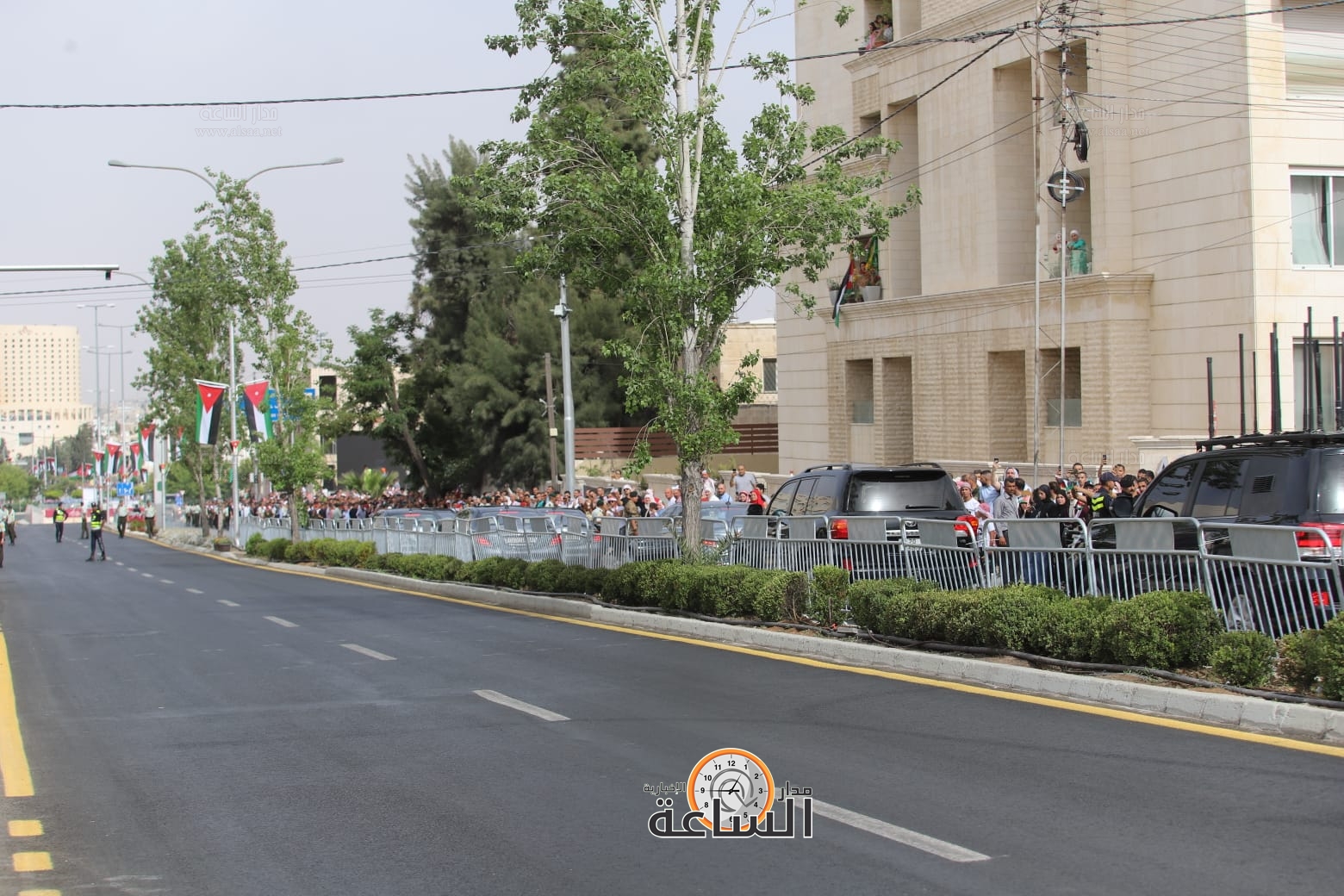 Madar Al-Saa Images 0.7036500557519849