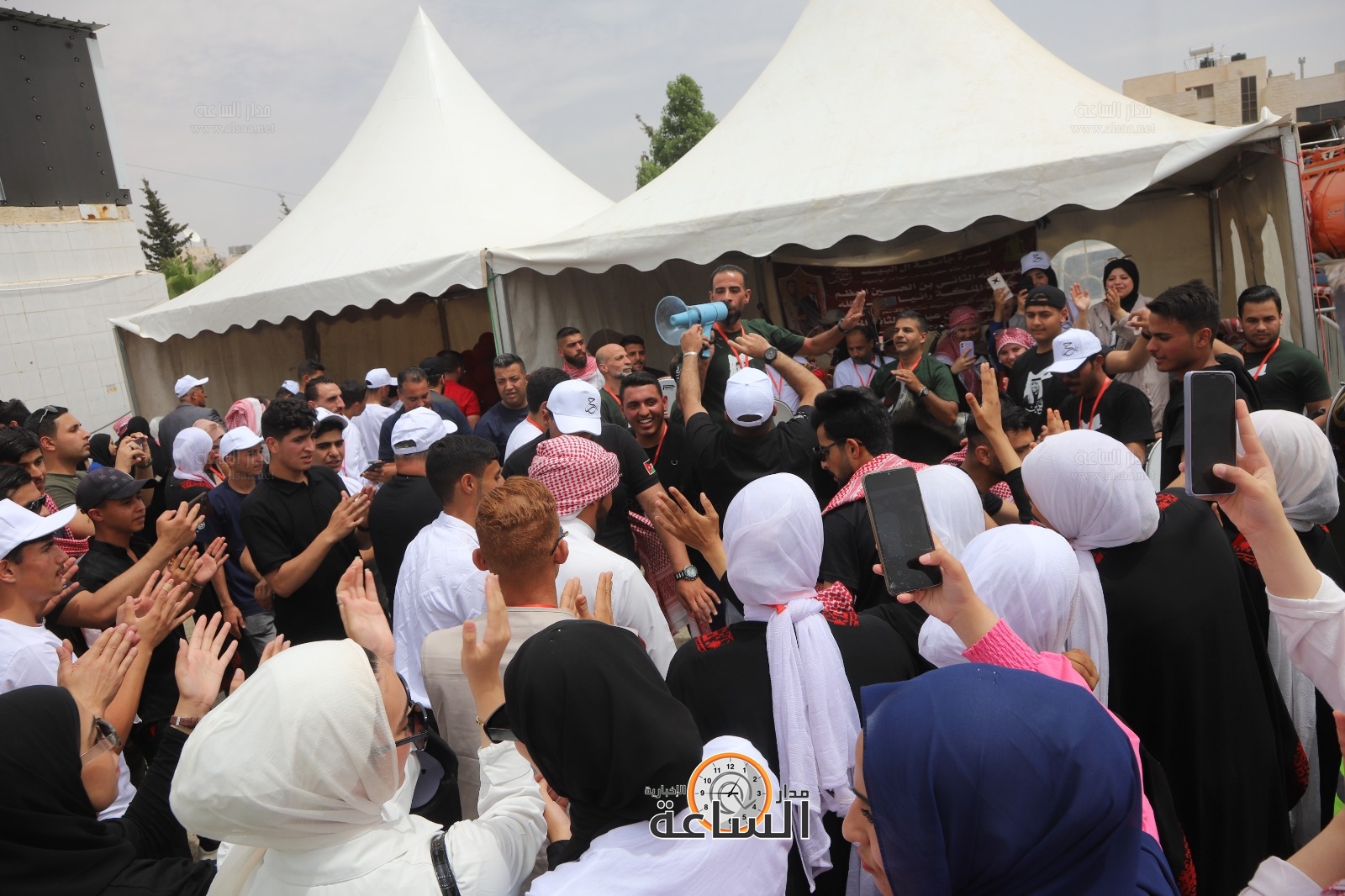 Madar Al-Saa Images 0.7786617212132123