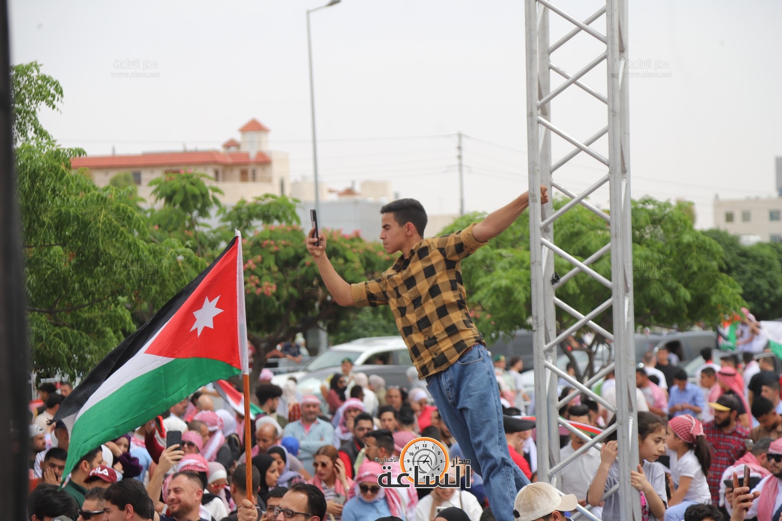 Madar Al-Saa Images 0.8287565953198262