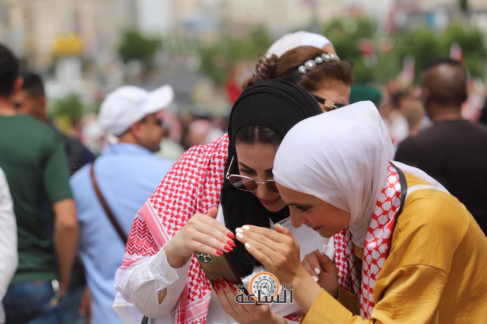 Madar Al-Saa Images 0.4660385322851537