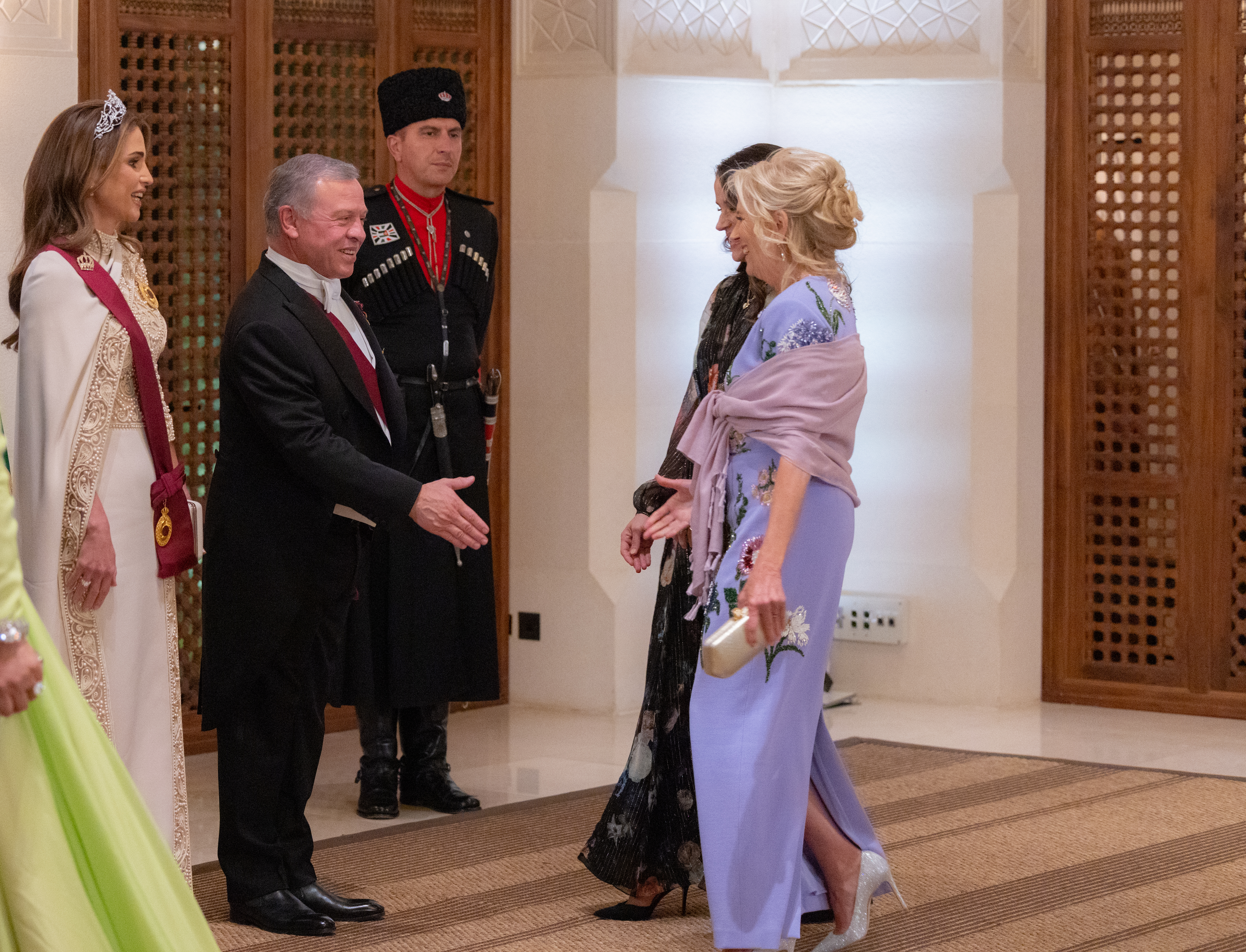 Madar Al-Saa Images 0.6487565980875605