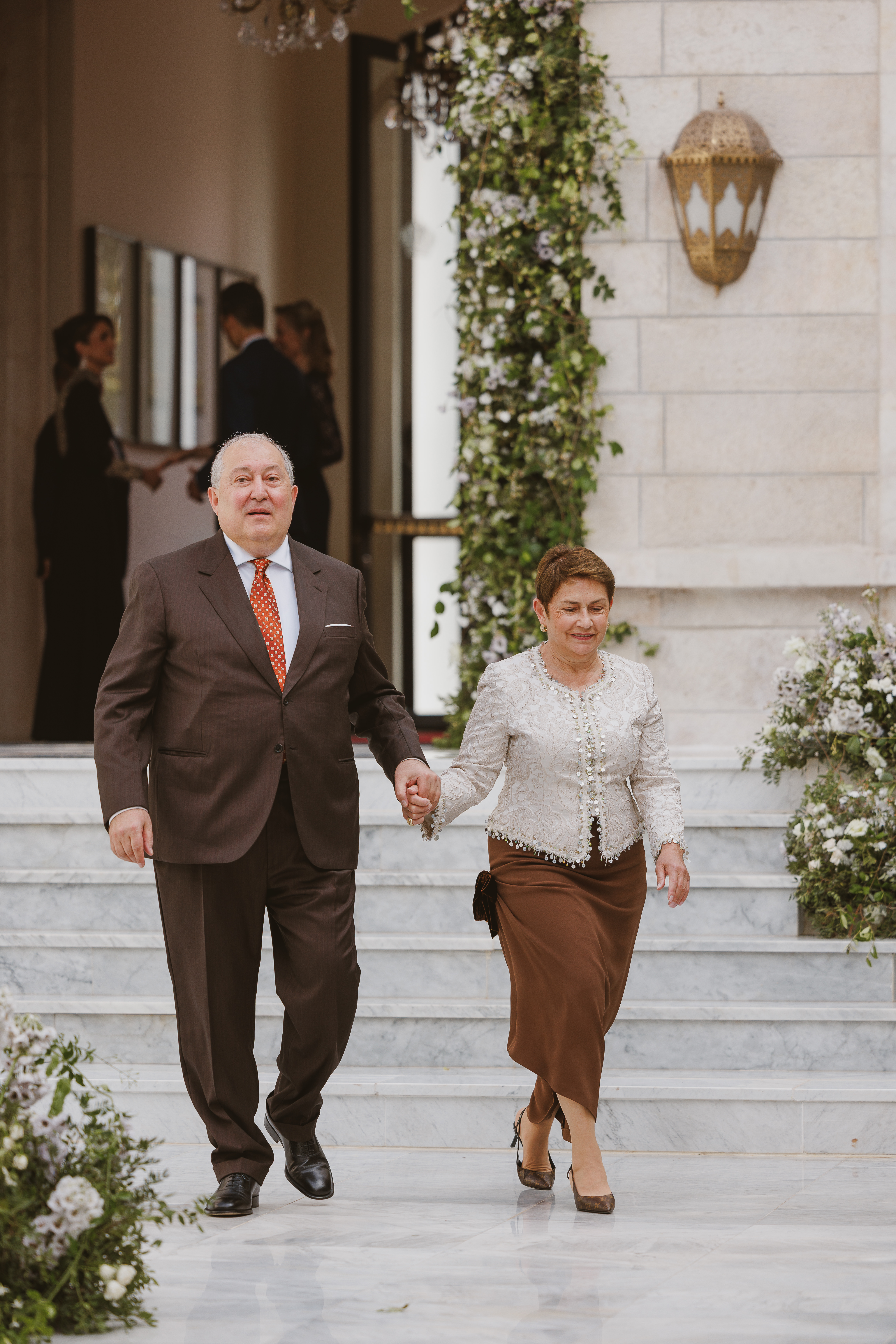 Madar Al-Saa Images 0.745241812496414