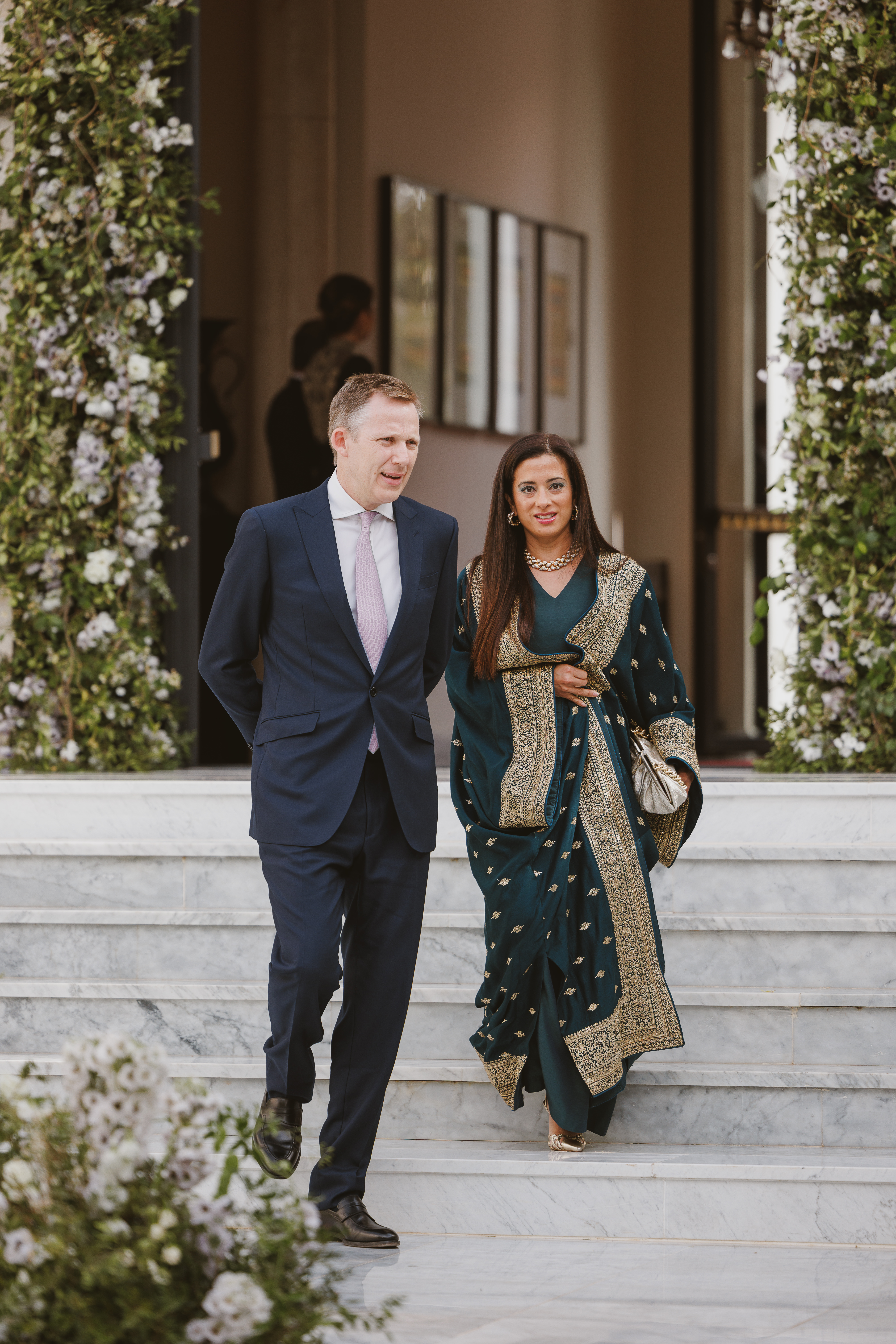 Madar Al-Saa Images 0.3906856135938399