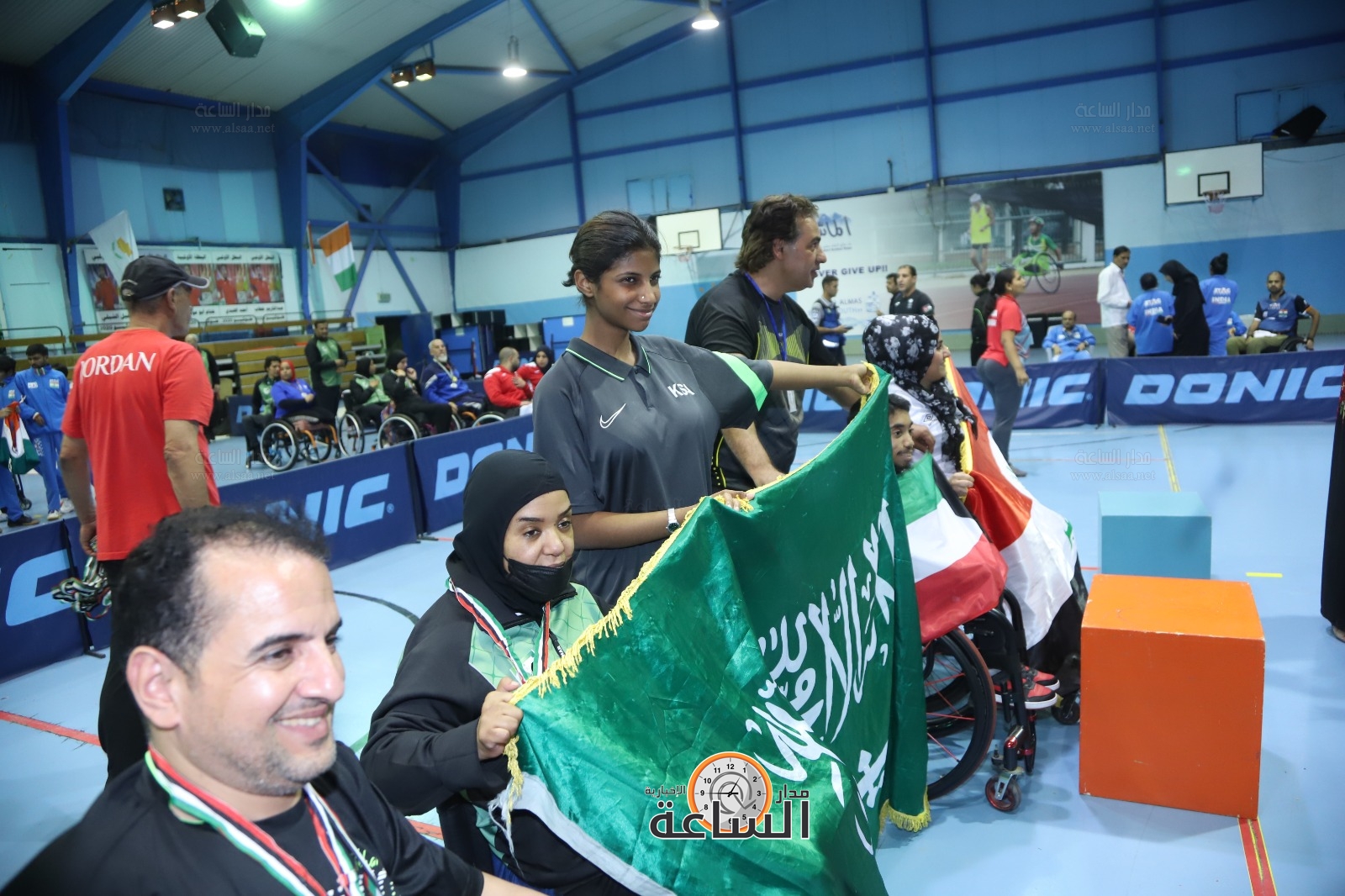 Madar Al-Saa Images 0.7321787342197192