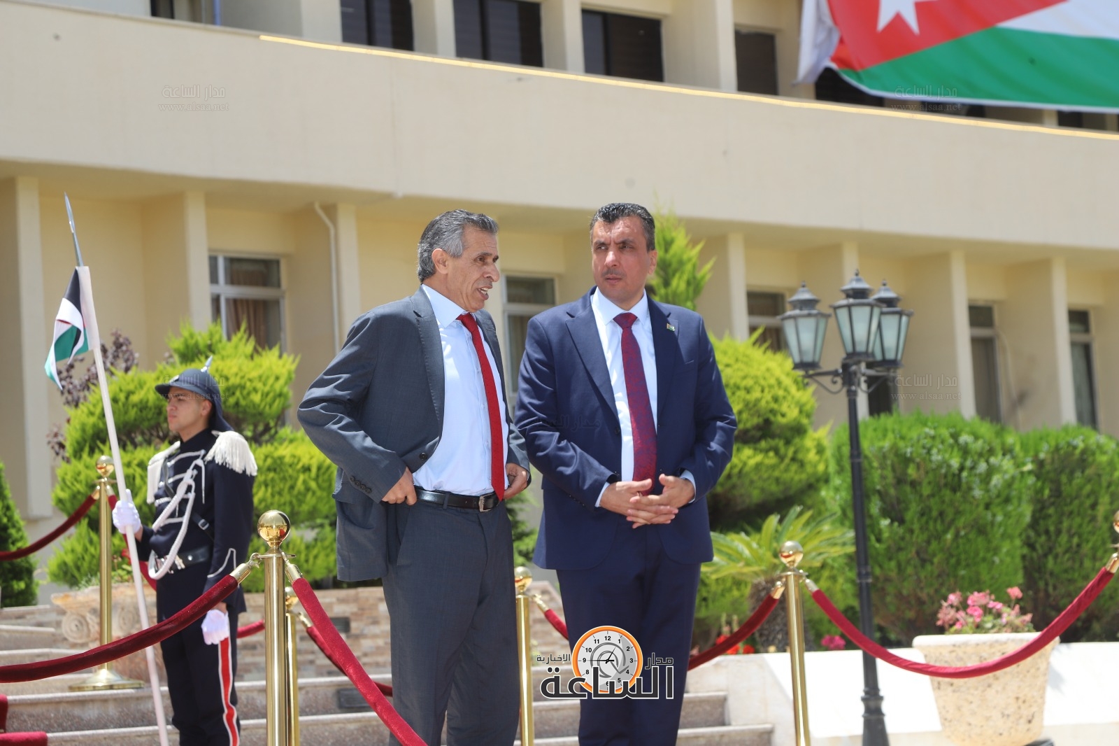 Madar Al-Saa Images 0.8086835304253208