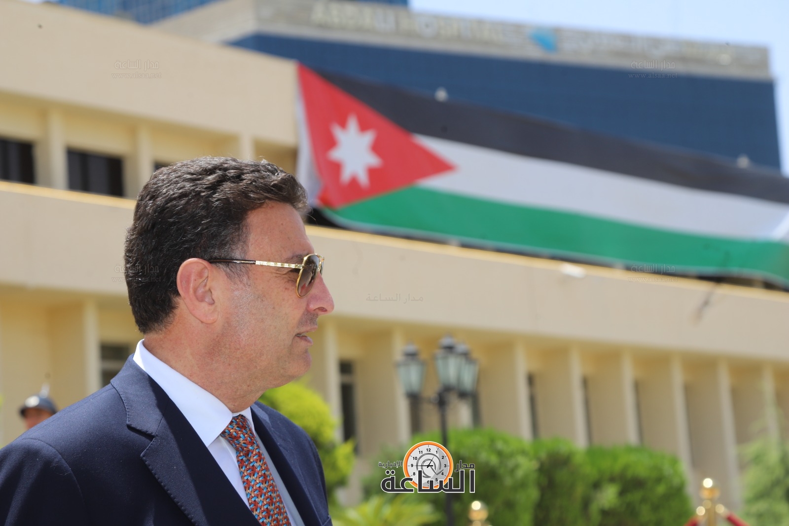 Madar Al-Saa Images 0.04714546824837851