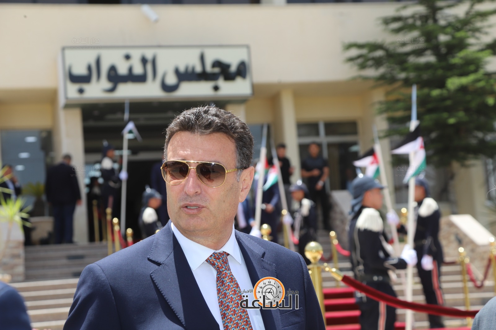 Madar Al-Saa Images 0.9262818729388897