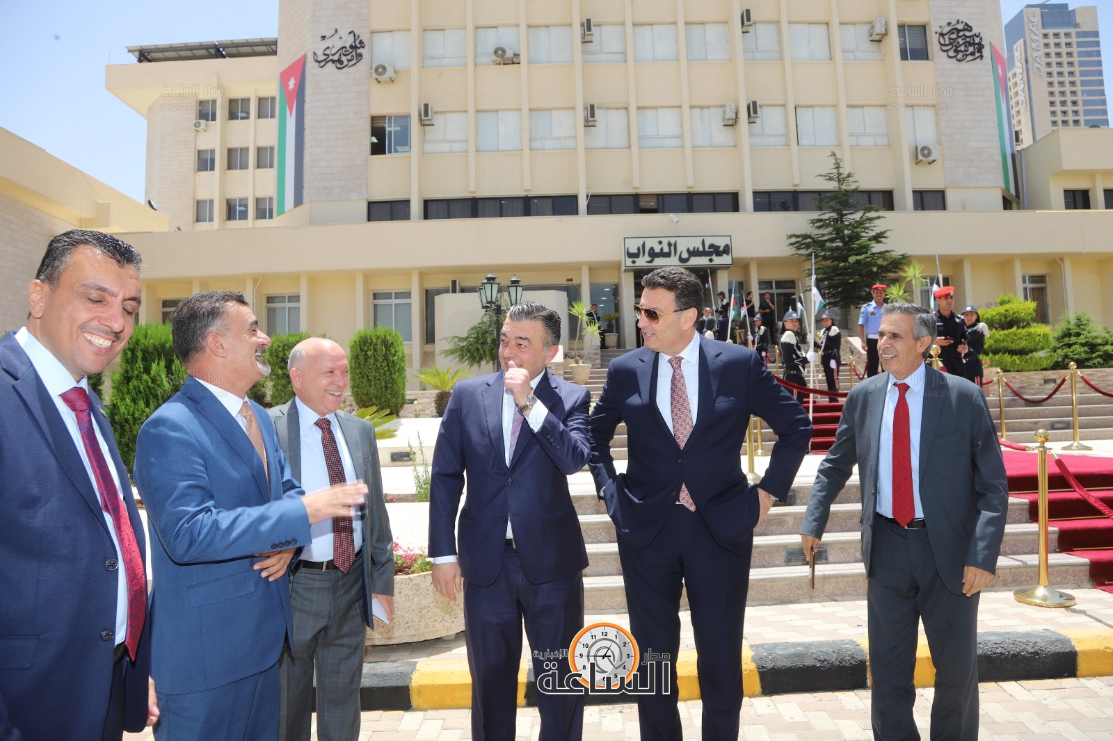 Madar Al-Saa Images 0.2055680579808168