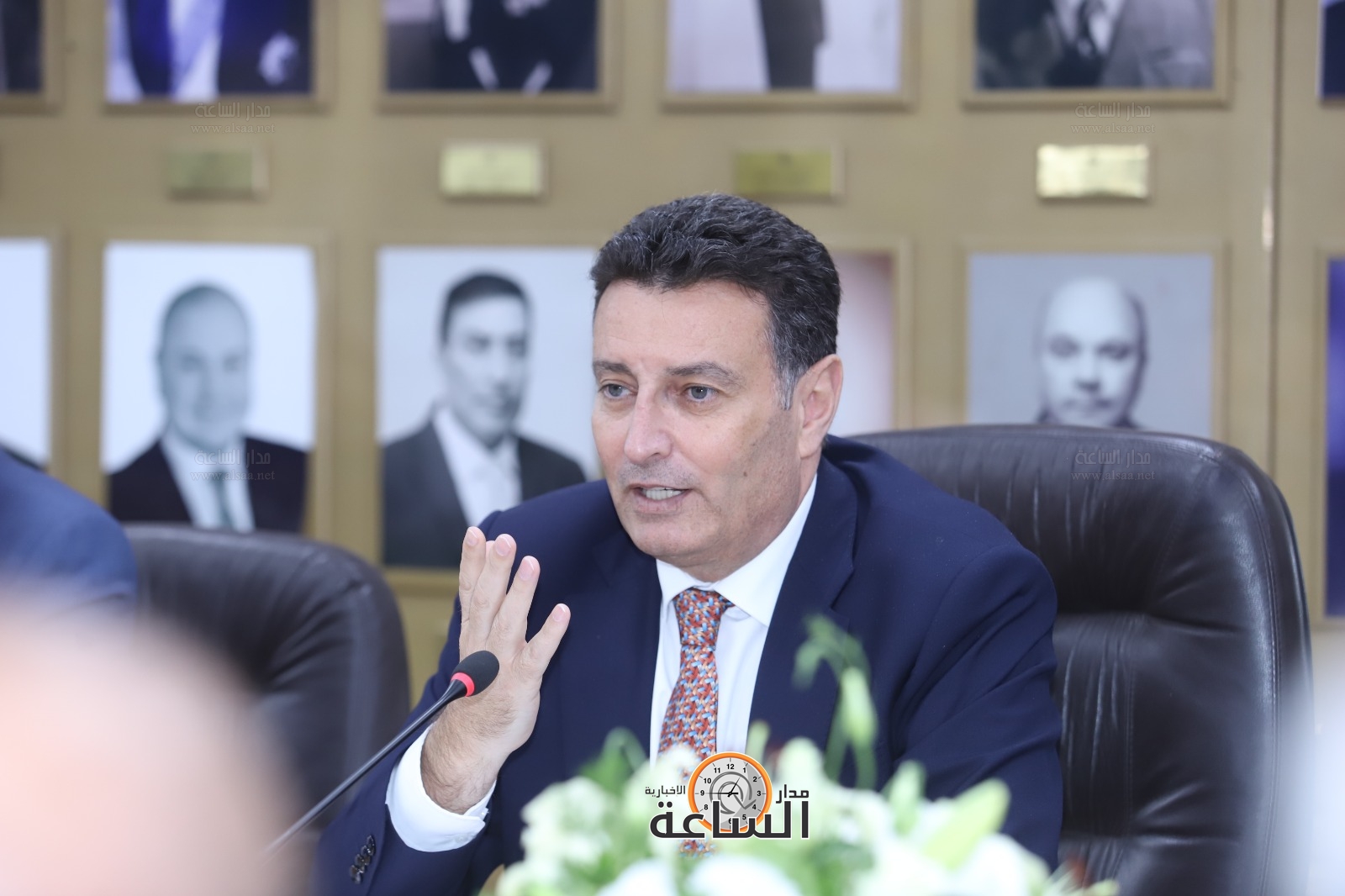 Madar Al-Saa Images 0.4180892717752849