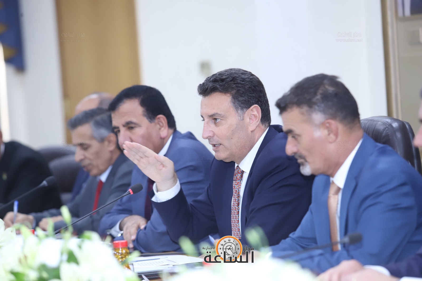 Madar Al-Saa Images 0.3824942817703698