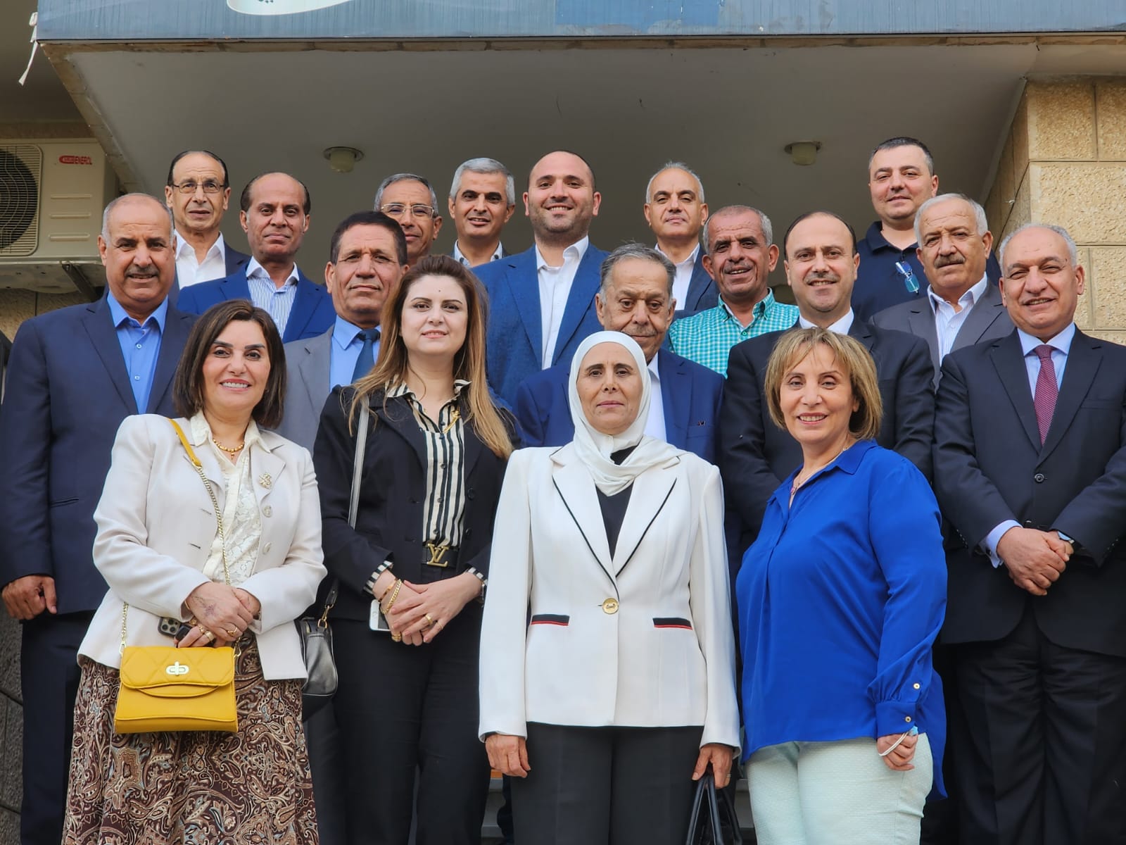 Madar Al-Saa Images 0.854962647804784