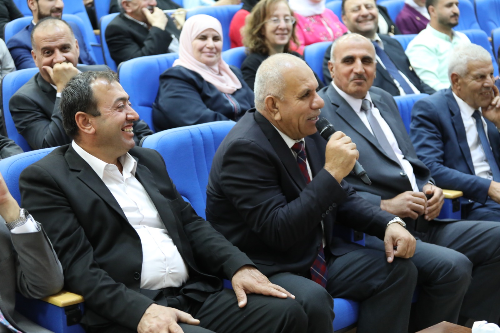 Madar Al-Saa Images 0.7644637249929533