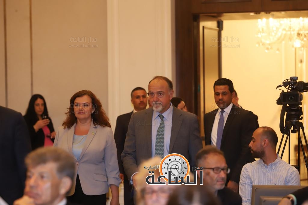 Madar Al-Saa Images 0.3227917422191945