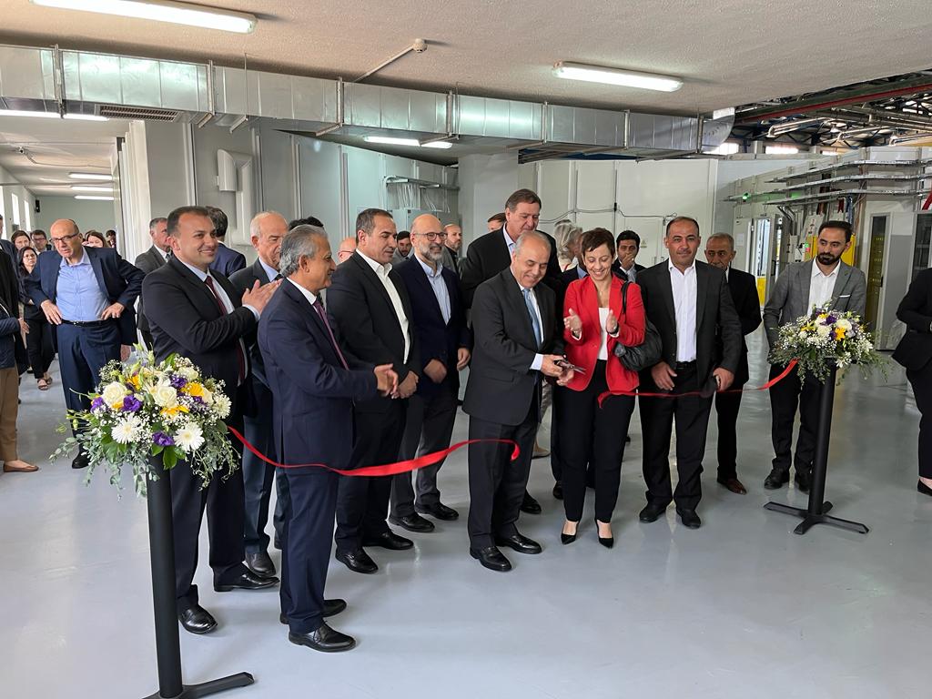 Madar Al-Saa Images 0.5417583804674104