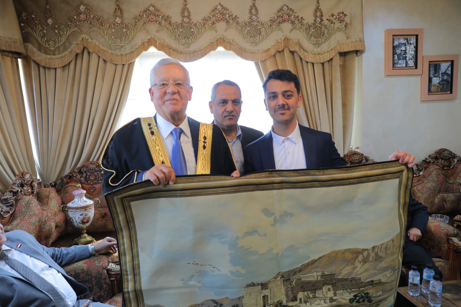 Madar Al-Saa Images 0.49331888839946947