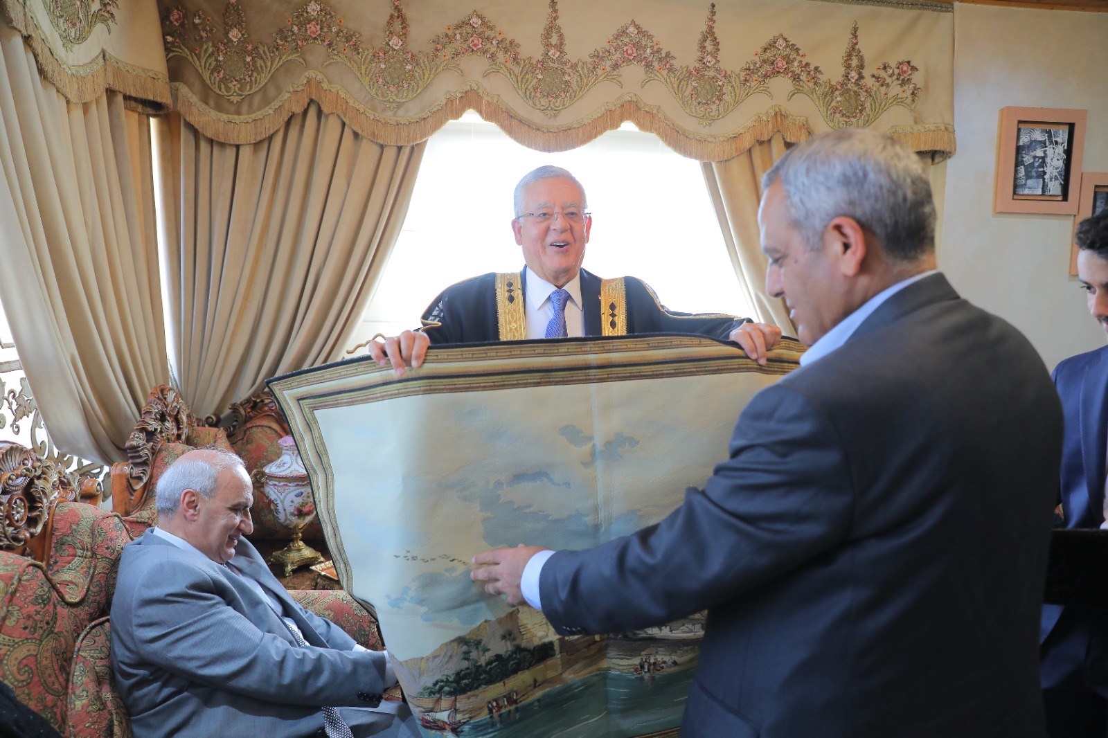 Madar Al-Saa Images 0.15972179366759964