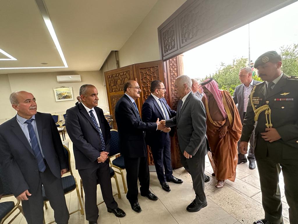 Madar Al-Saa Images 0.8515449173838032