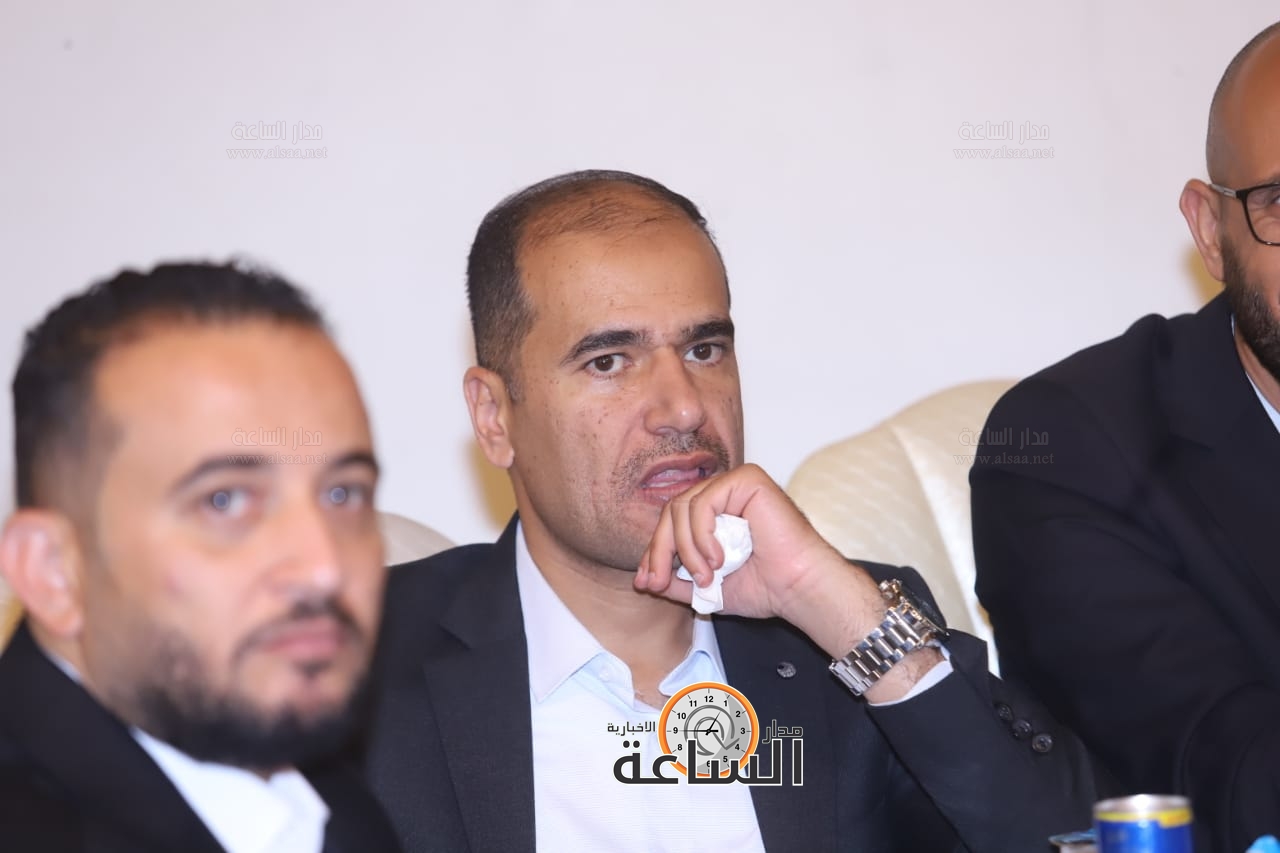 Madar Al-Saa Images 0.383485735761377