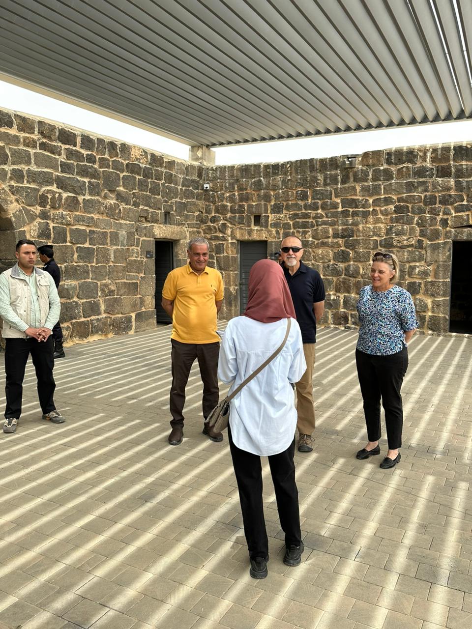 Madar Al-Saa Images 0.1578063360244939