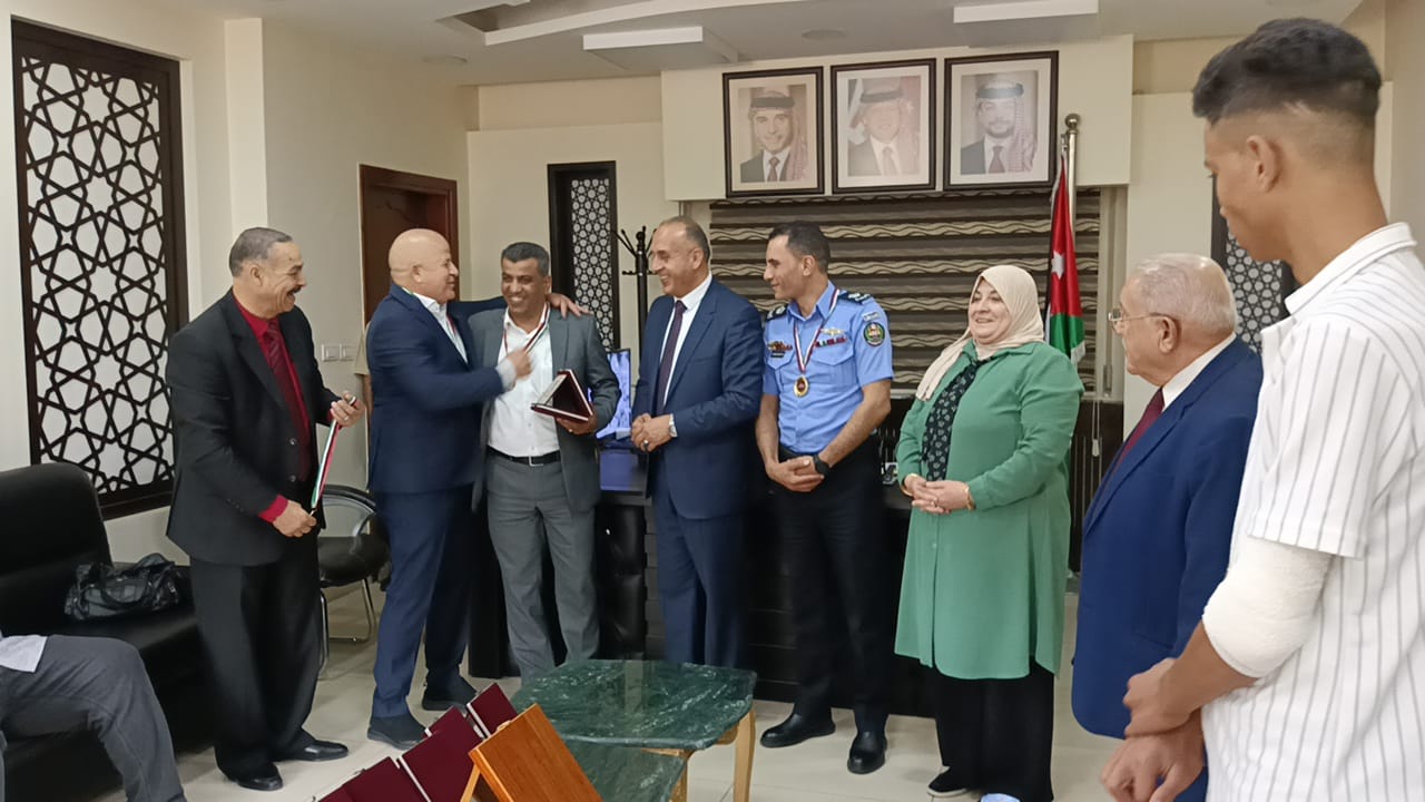 Madar Al-Saa Images 0.8687291861020467