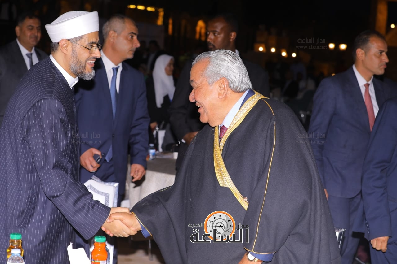 Madar Al-Saa Images 0.383382576861231