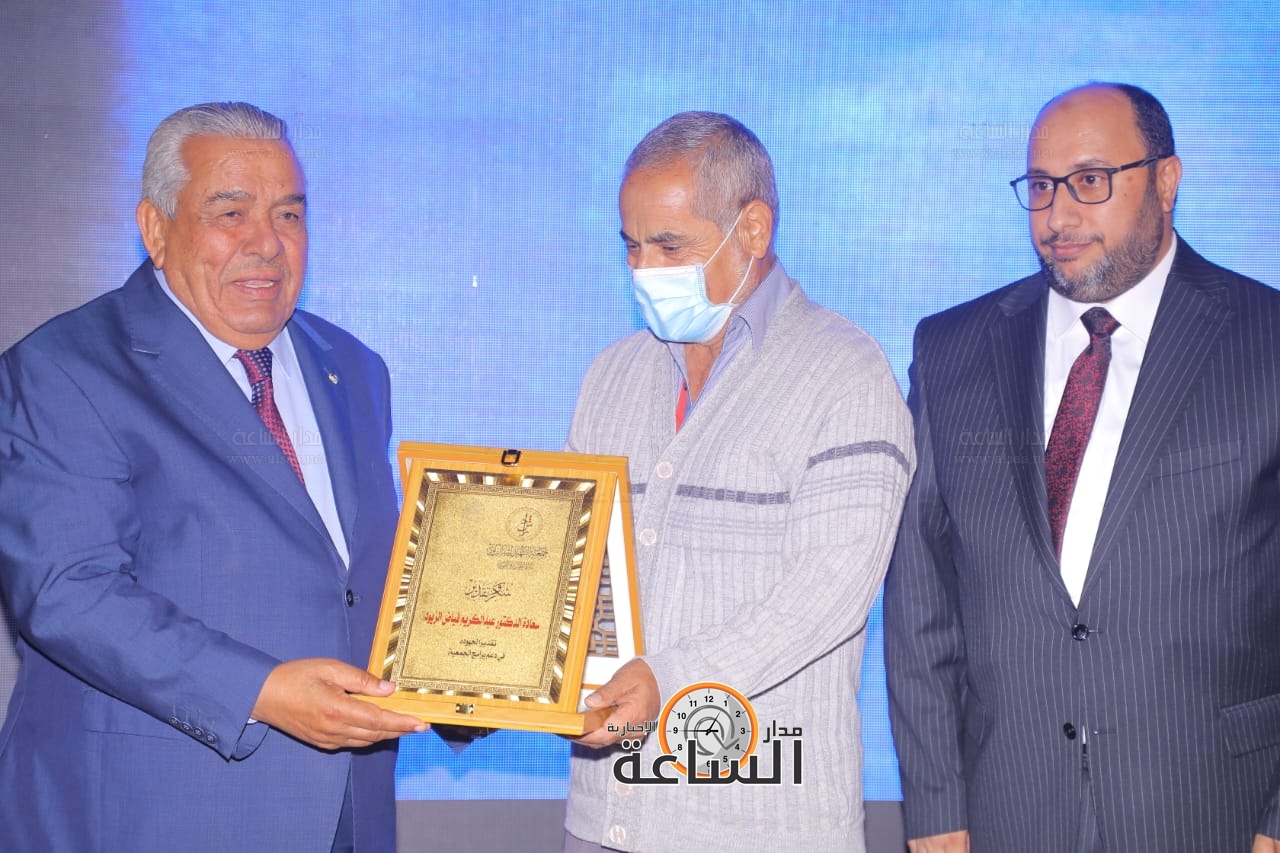 Madar Al-Saa Images 0.38463344945485145