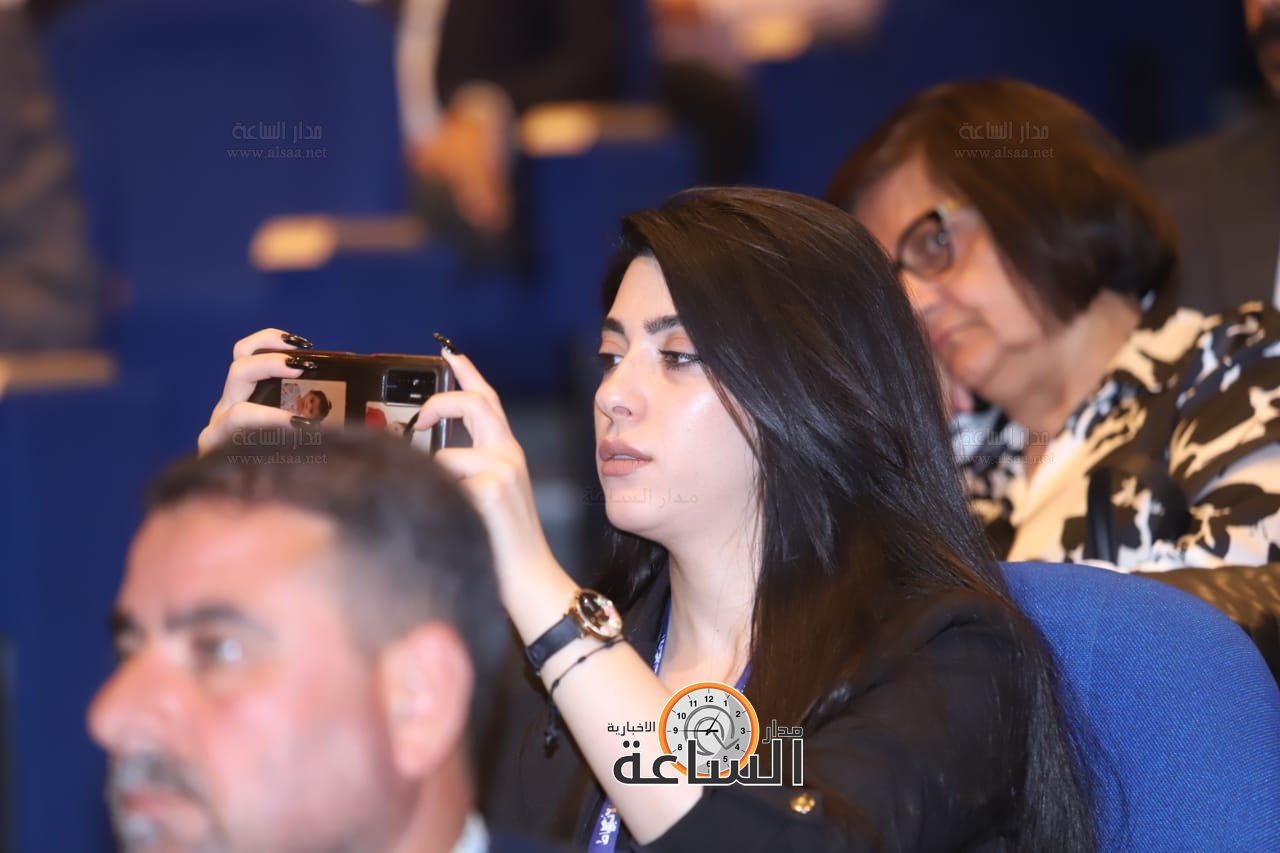 Madar Al-Saa Images 0.6403885408645098