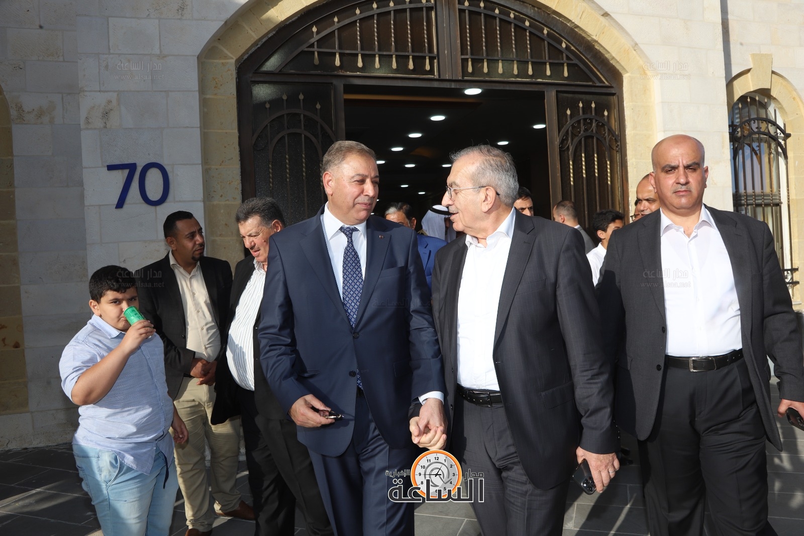 Madar Al-Saa Images 0.7424231721575166