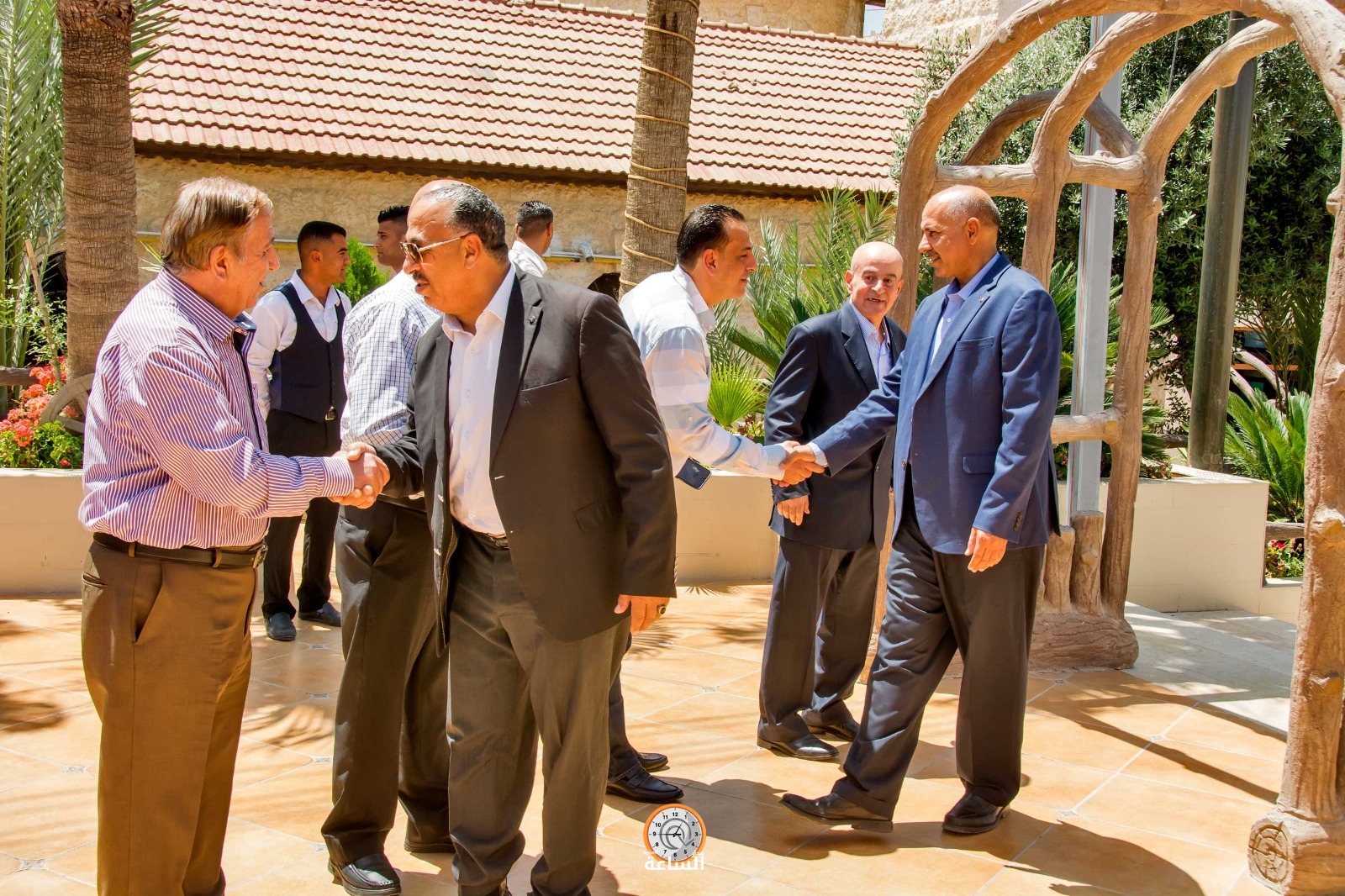 Madar Al-Saa Images 0.9993351117799886