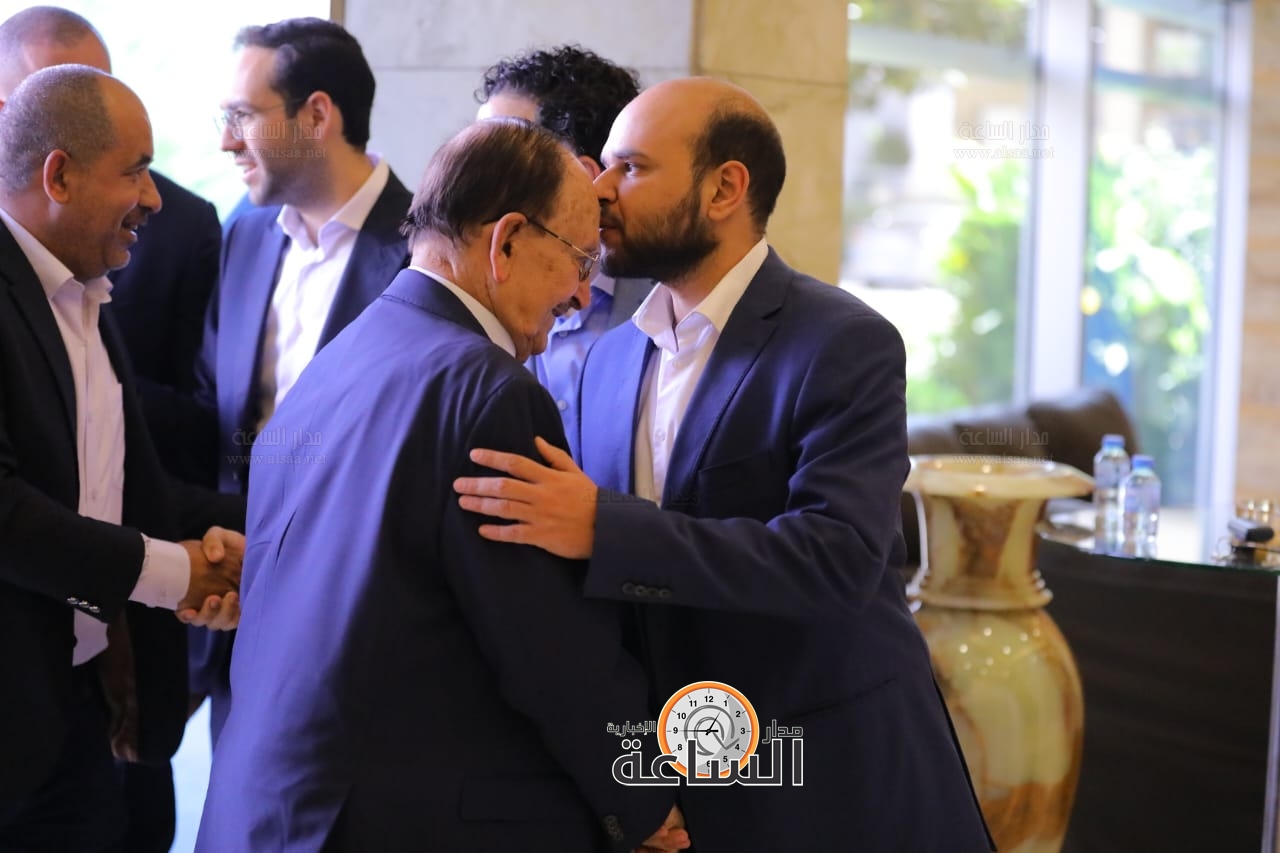 Madar Al-Saa Images 0.32420135796664495