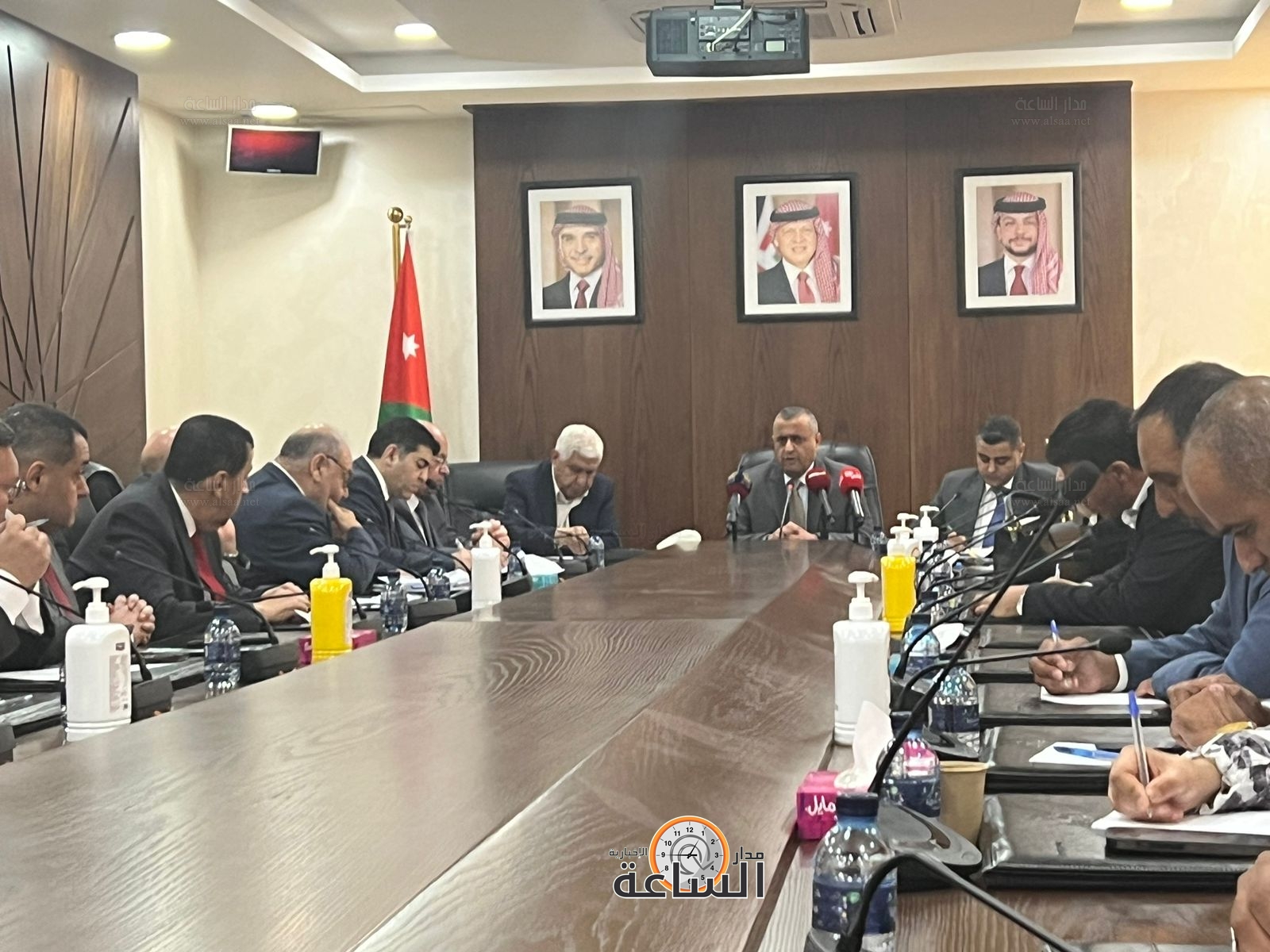 Madar Al-Saa Images 0.018574442854220052