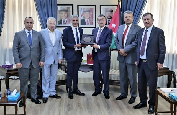 Madar Al-Saa Images 0.7989061211167465