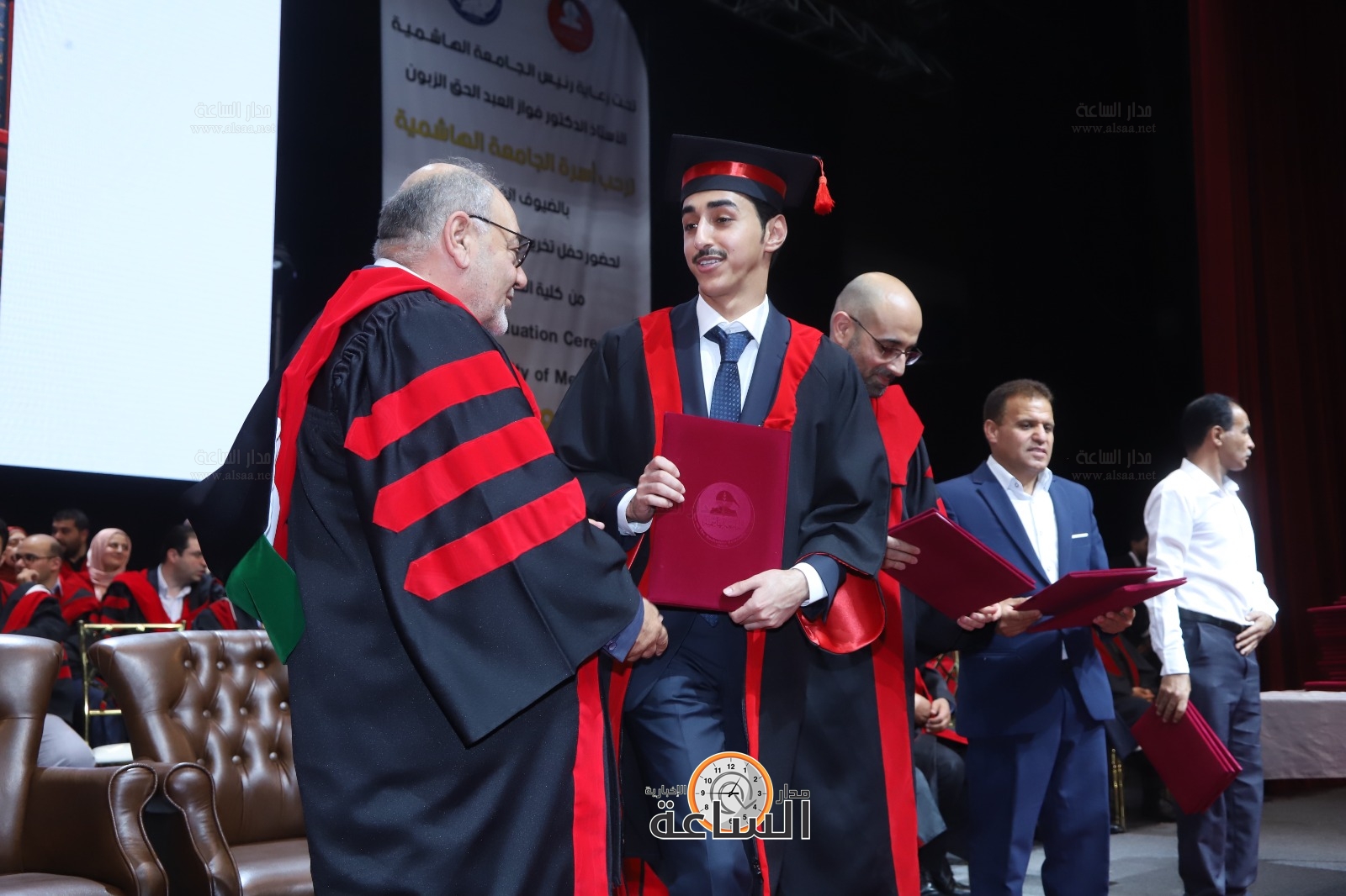 Madar Al-Saa Images 0.7827923113871801