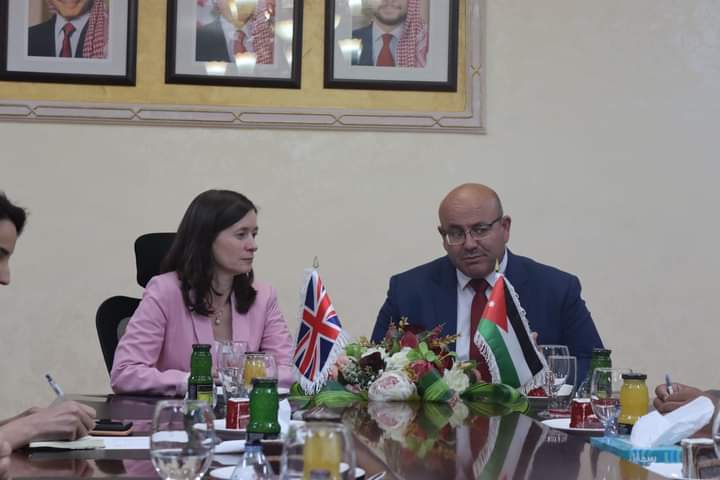 Madar Al-Saa Images 0.8013010626393255