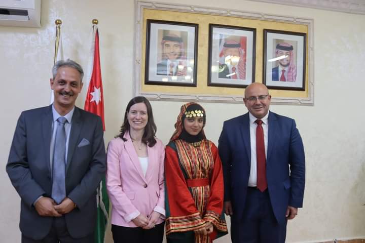 Madar Al-Saa Images 0.6692111183992362