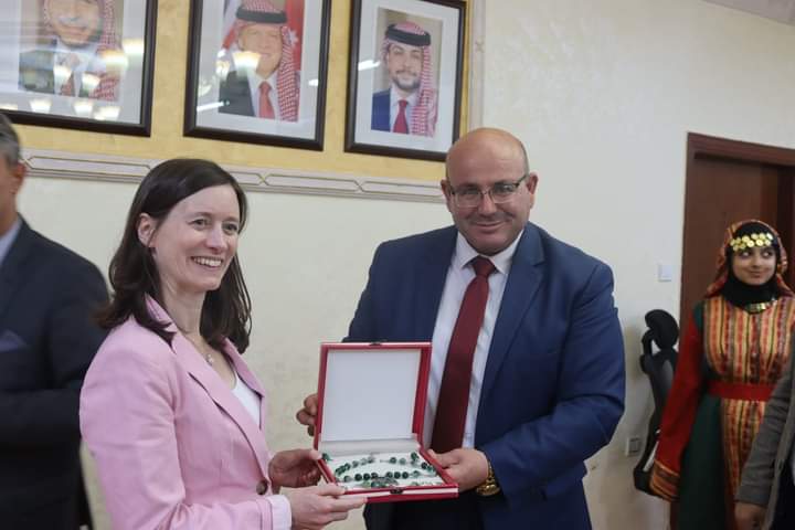 Madar Al-Saa Images 0.36439345431492365