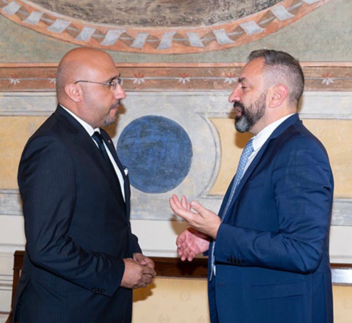 Madar Al-Saa Images 0.4107289535318923