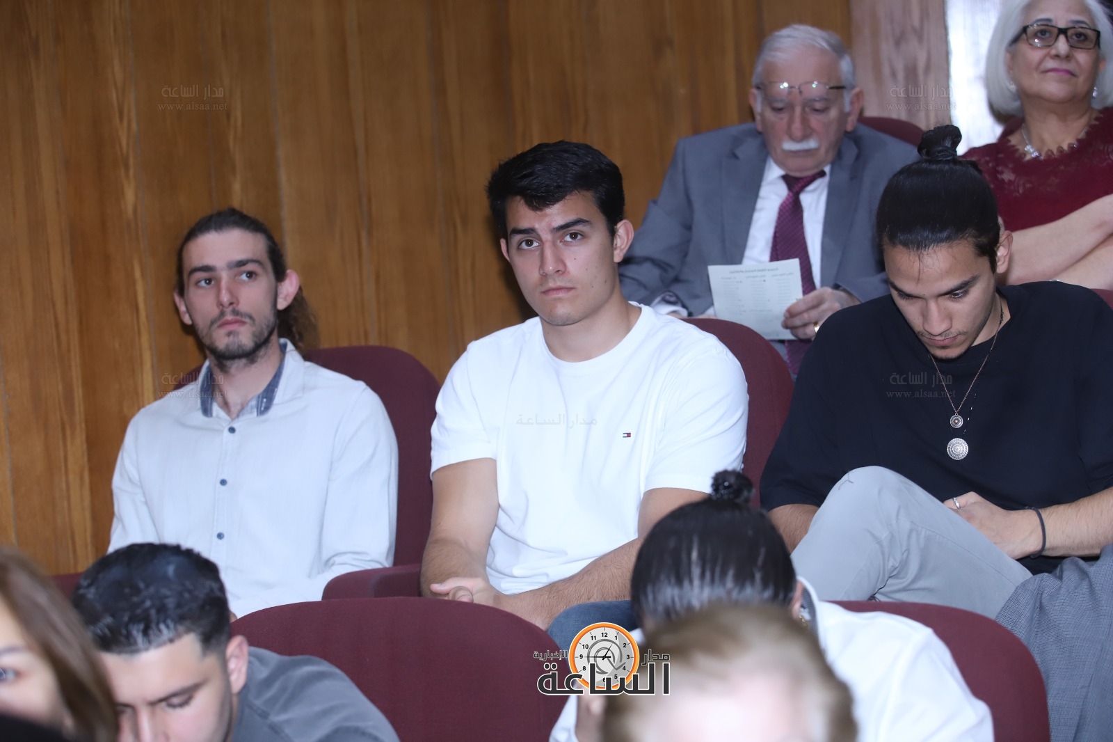 Madar Al-Saa Images 0.8279998174504994