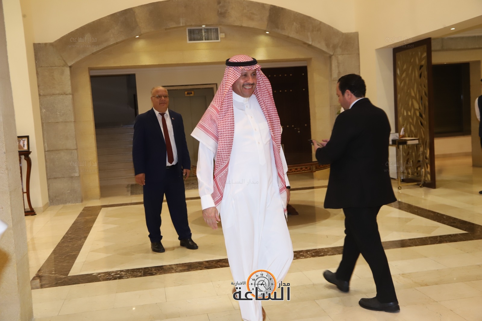 Madar Al-Saa Images 0.20555548222979259