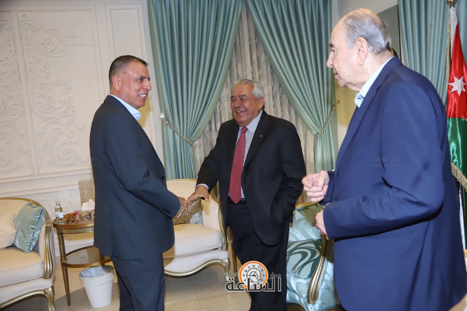 Madar Al-Saa Images 0.6594039215198941