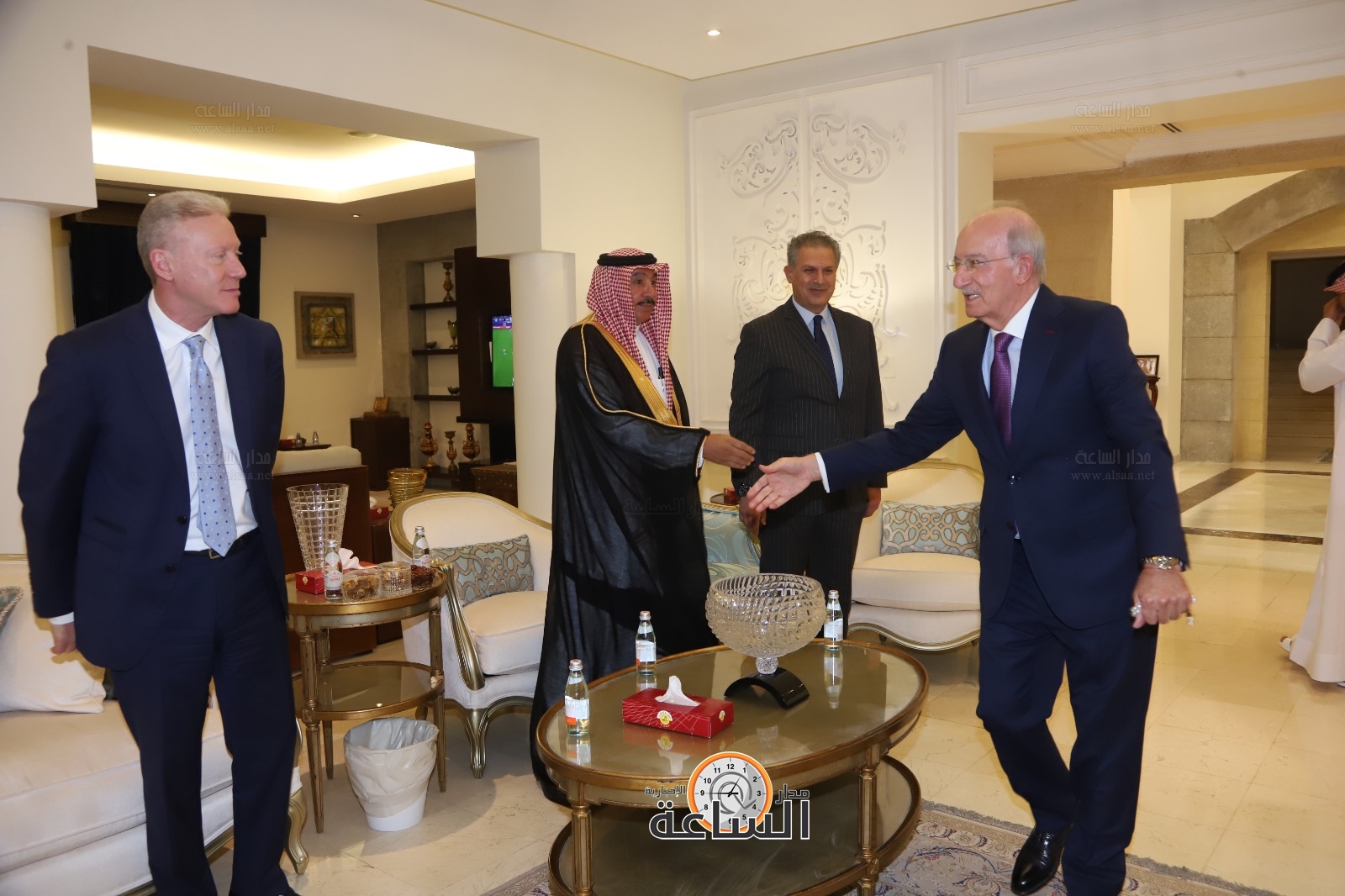 Madar Al-Saa Images 0.007161010664102352