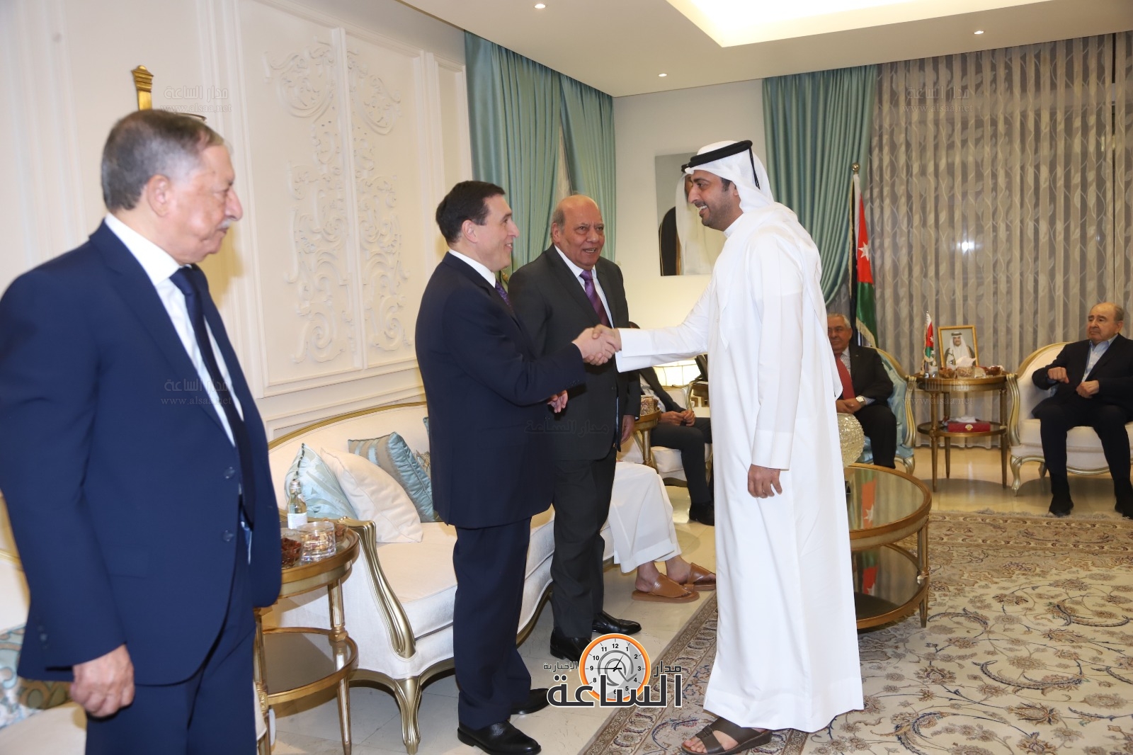 Madar Al-Saa Images 0.12704607956486913